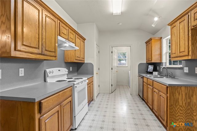 27 S Archer Drive, Belton, TX 76513