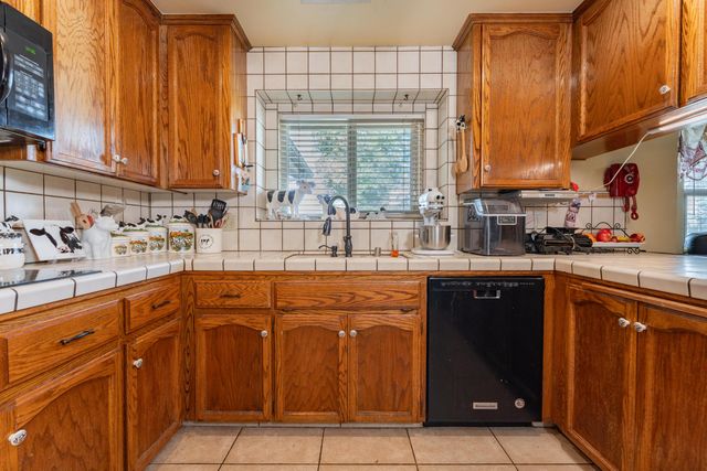 2551 Ave 192, Tulare, CA 93274