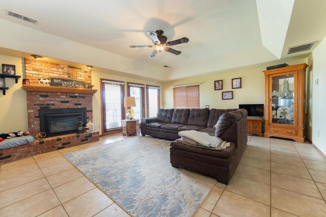 2551 Ave 192, Tulare, CA 93274