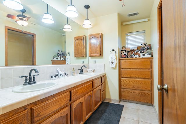 2551 Ave 192, Tulare, CA 93274