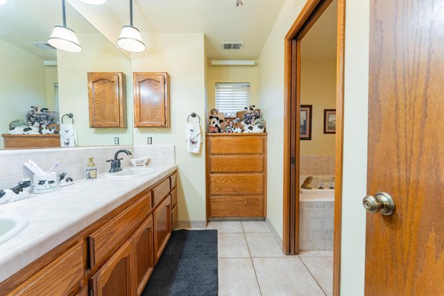 2551 Ave 192, Tulare, CA 93274