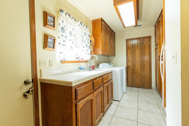 2551 Ave 192, Tulare, CA 93274