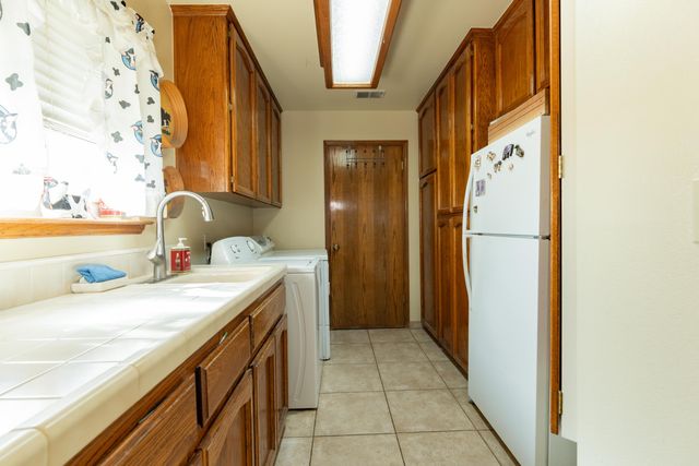 2551 Ave 192, Tulare, CA 93274