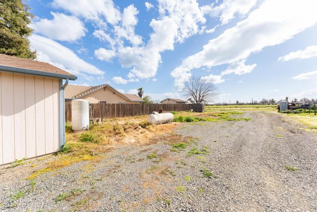 2551 Ave 192, Tulare, CA 93274