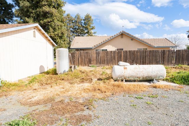 2551 Ave 192, Tulare, CA 93274