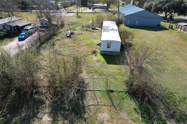 206 Crescent Drive, Fresno, TX 77545