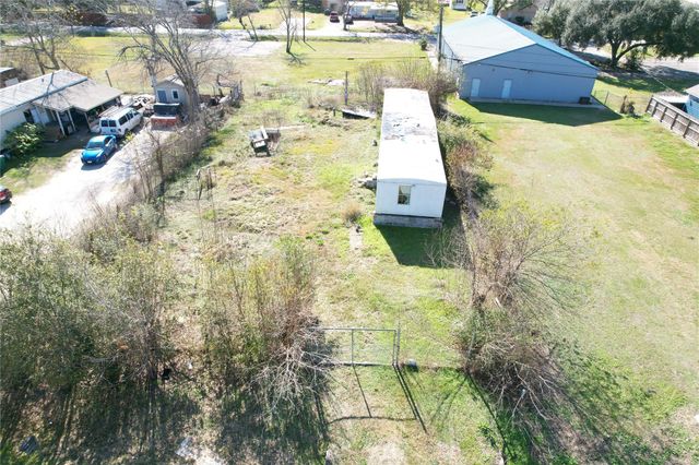 206 Crescent Drive, Fresno, TX 77545