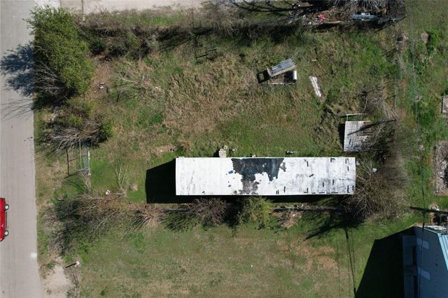 206 Crescent Drive, Fresno, TX 77545