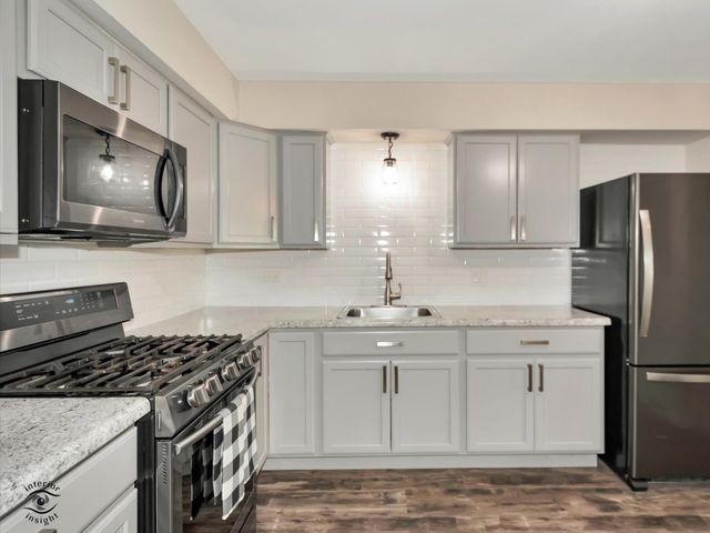 17618 71st Court 1N, Tinley Park, IL 60477