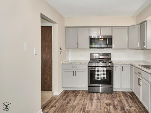 17618 71st Court 1N, Tinley Park, IL 60477