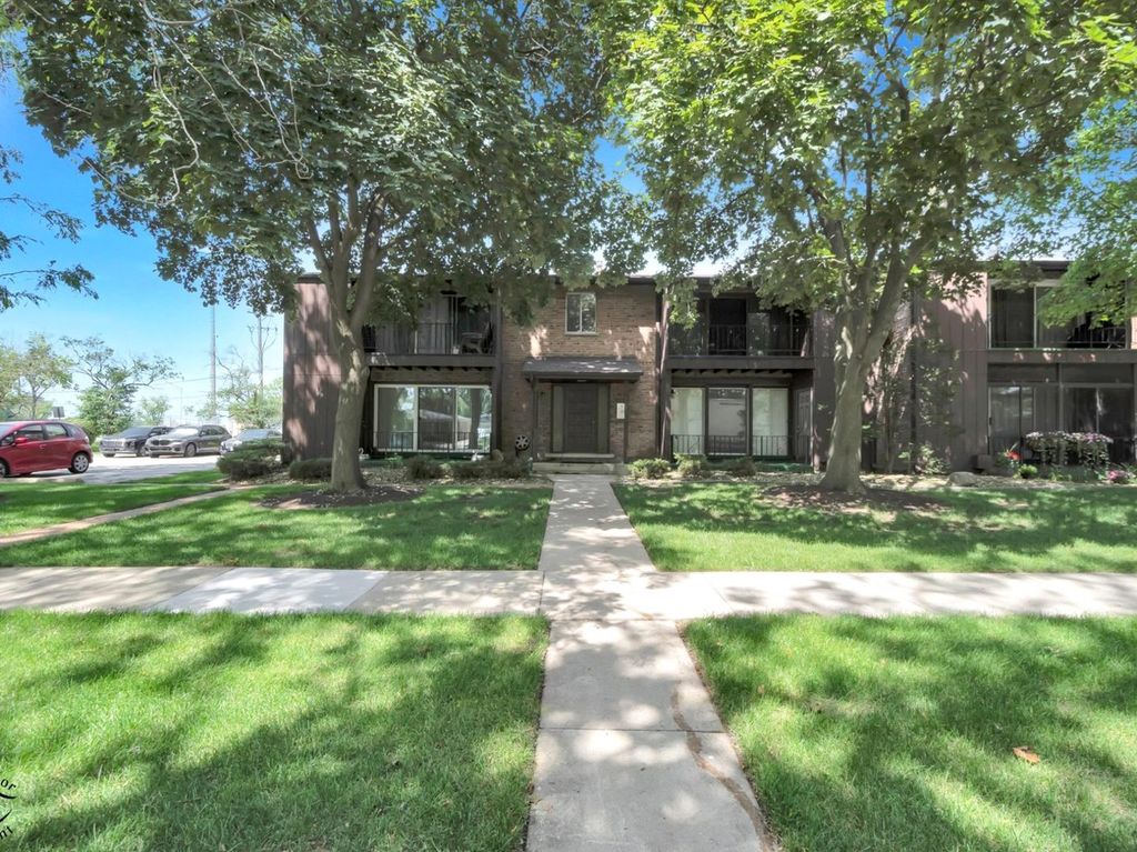 17618 71st Court 1N, Tinley Park, IL 60477