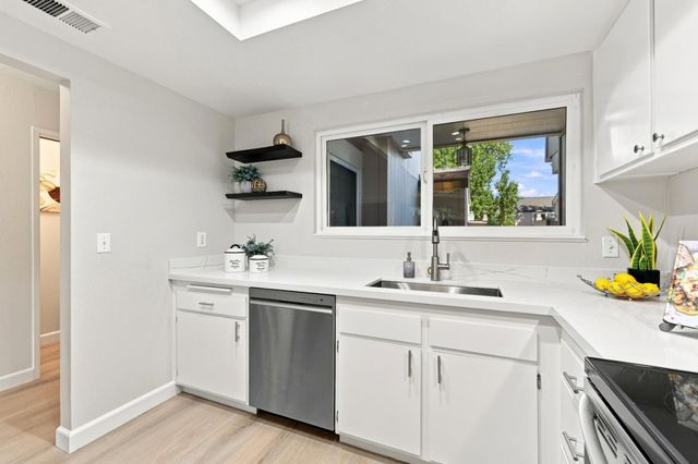 1349 Merrivale West Square, San Jose, CA 95117