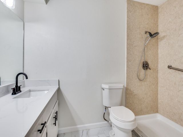 321 Campo Street, Grand Prairie, TX 75051