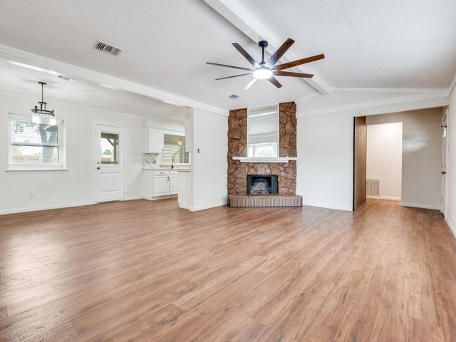 321 Campo Street, Grand Prairie, TX 75051