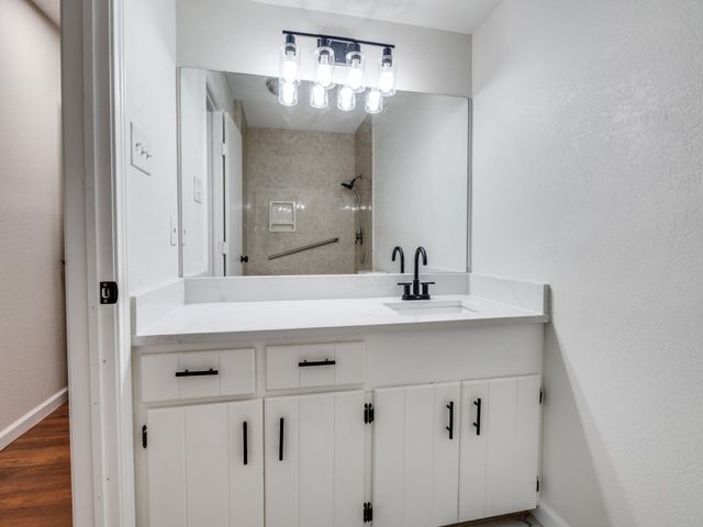 321 Campo Street, Grand Prairie, TX 75051