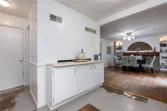 7239 N BALES Avenue, Gladstone, MO 64119