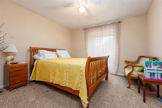 7239 N BALES Avenue, Gladstone, MO 64119