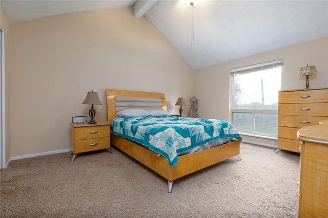 7239 N BALES Avenue, Gladstone, MO 64119