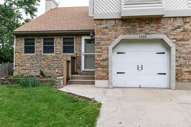 7239 N BALES Avenue, Gladstone, MO 64119
