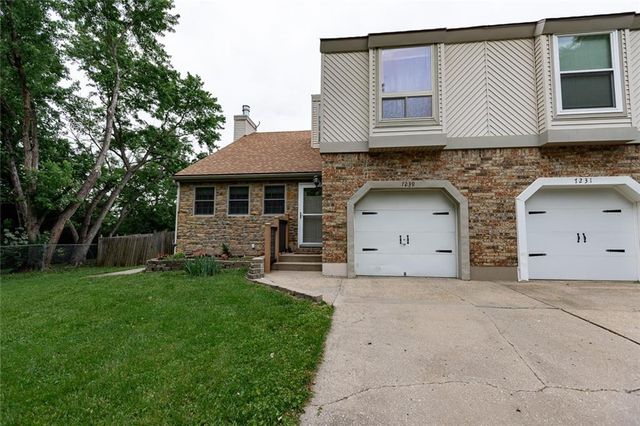 7239 N BALES Avenue, Gladstone, MO 64119