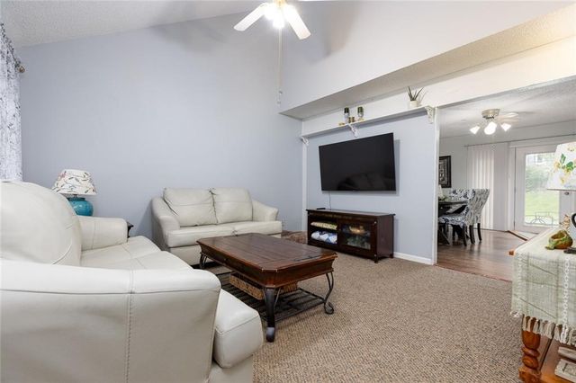 7239 N BALES Avenue, Gladstone, MO 64119