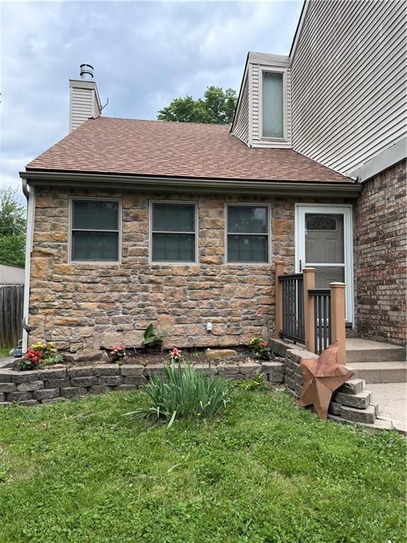 7239 N BALES Avenue, Gladstone, MO 64119