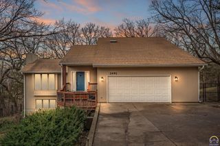 2692 NE Cedar CT, Topeka, KS 66617