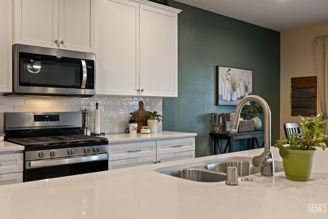 8302 Jean Anne Street, Bakersfield, CA 93314