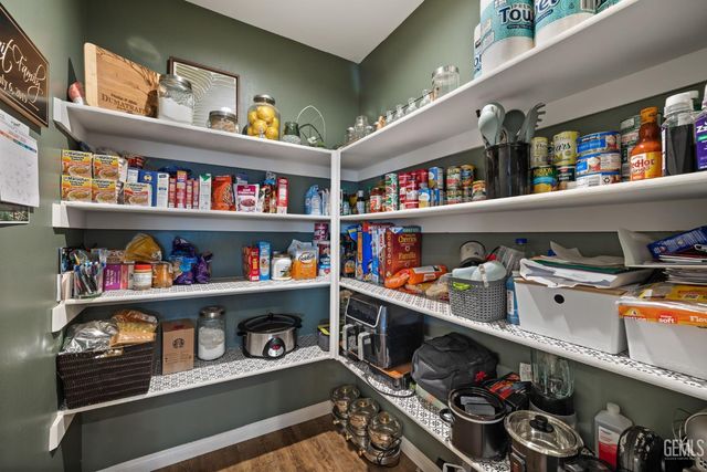 8302 Jean Anne Street, Bakersfield, CA 93314