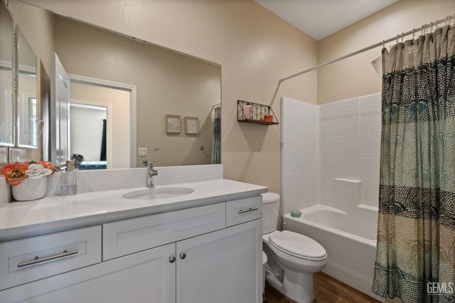 8302 Jean Anne Street, Bakersfield, CA 93314