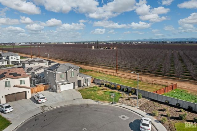 8302 Jean Anne Street, Bakersfield, CA 93314