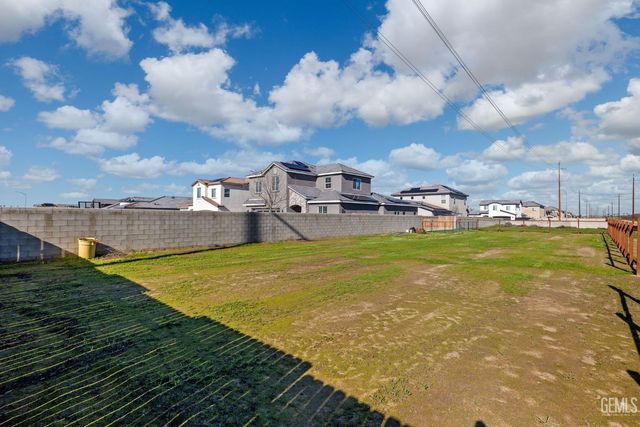 8302 Jean Anne Street, Bakersfield, CA 93314