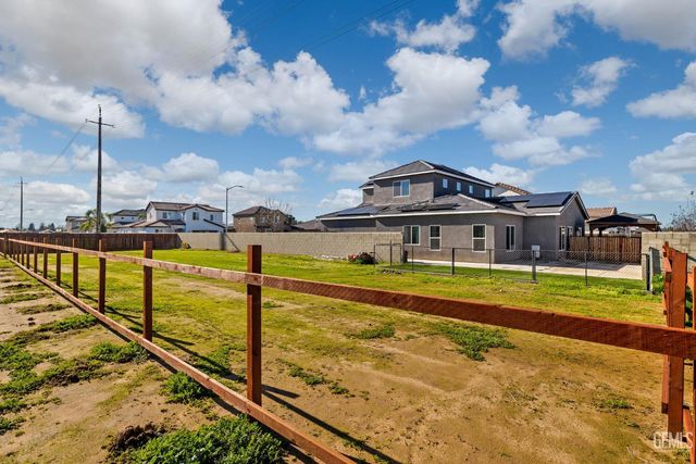 8302 Jean Anne Street, Bakersfield, CA 93314