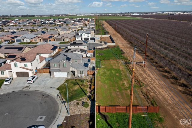 8302 Jean Anne Street, Bakersfield, CA 93314