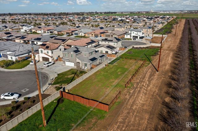 8302 Jean Anne Street, Bakersfield, CA 93314