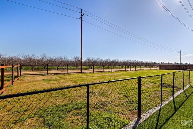 8302 Jean Anne Street, Bakersfield, CA 93314