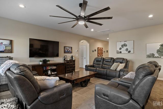 8302 Jean Anne Street, Bakersfield, CA 93314