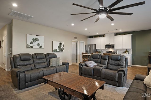 8302 Jean Anne Street, Bakersfield, CA 93314