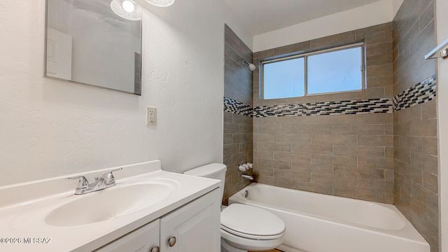3521 E SYLVANE Street, Tucson, AZ 85713