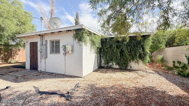 3521 E SYLVANE Street, Tucson, AZ 85713