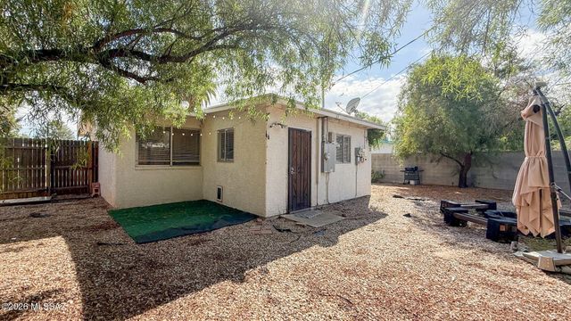 3521 E SYLVANE Street, Tucson, AZ 85713