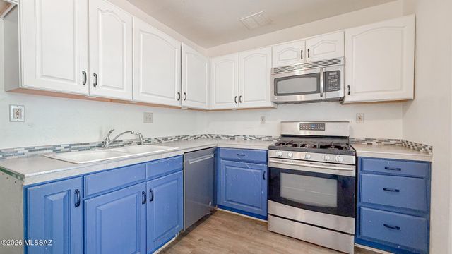 3521 E SYLVANE Street, Tucson, AZ 85713