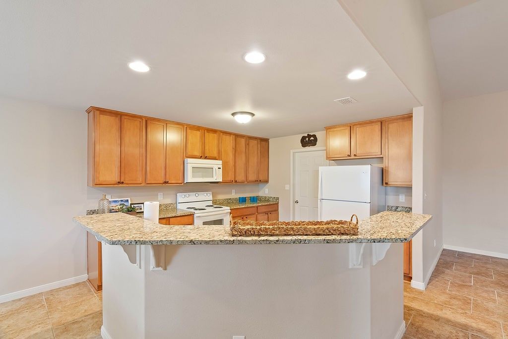 1506 N Live Oak St, Rockport, TX 78382 — photo 5