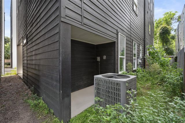 513 Schweikhardt Street, Houston, TX 77020