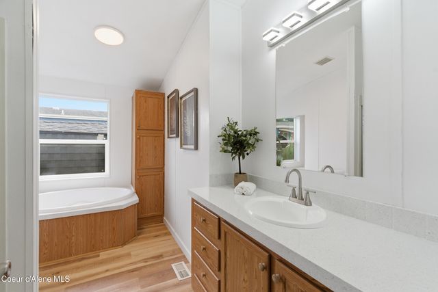 2037 W Yorkshire AVE, Coeur D'alene, ID 83815