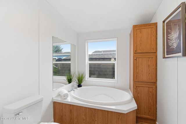 2037 W Yorkshire AVE, Coeur D'alene, ID 83815