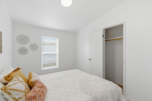 2037 W Yorkshire AVE, Coeur D'alene, ID 83815