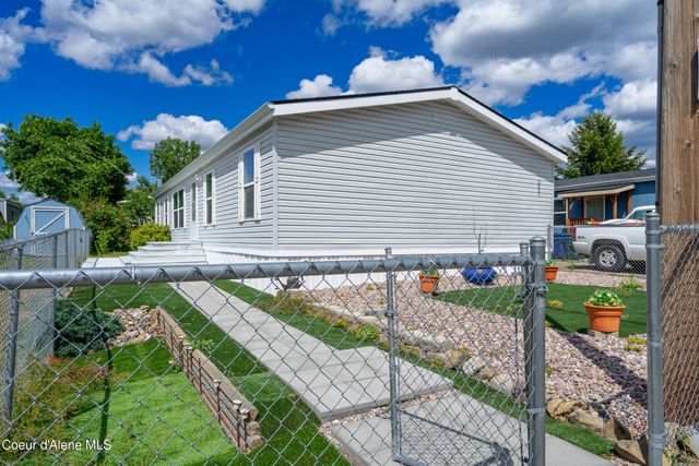 2037 W Yorkshire AVE, Coeur D'alene, ID 83815