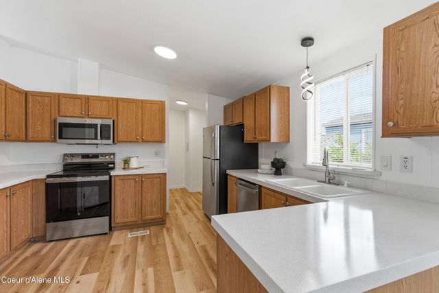 2037 W Yorkshire AVE, Coeur D'alene, ID 83815