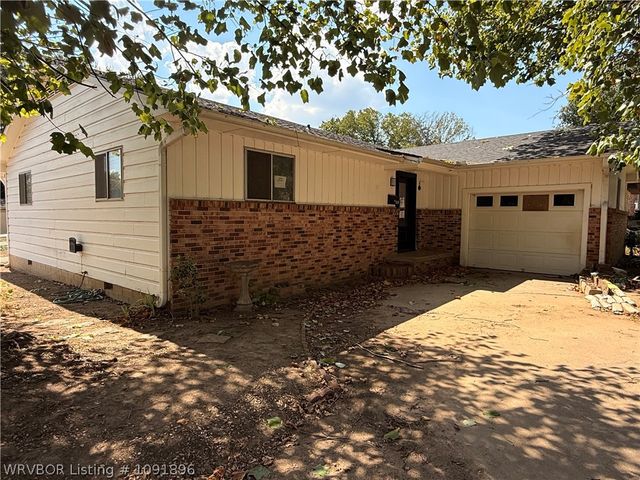 1520 Dechard Street, Van Buren, AR 72956